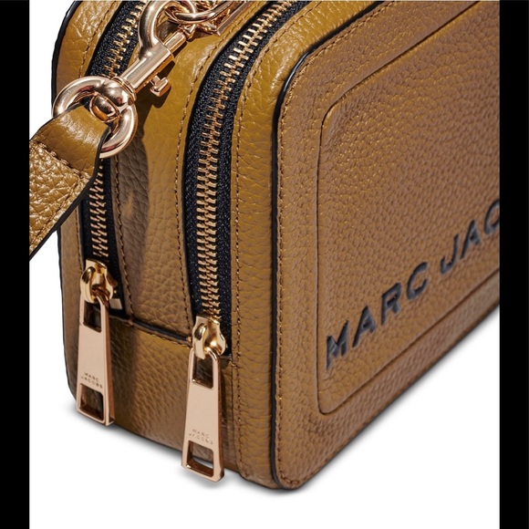 Marc Jacobs The Textured Box Leather Crossbody - Picture 6 of 12